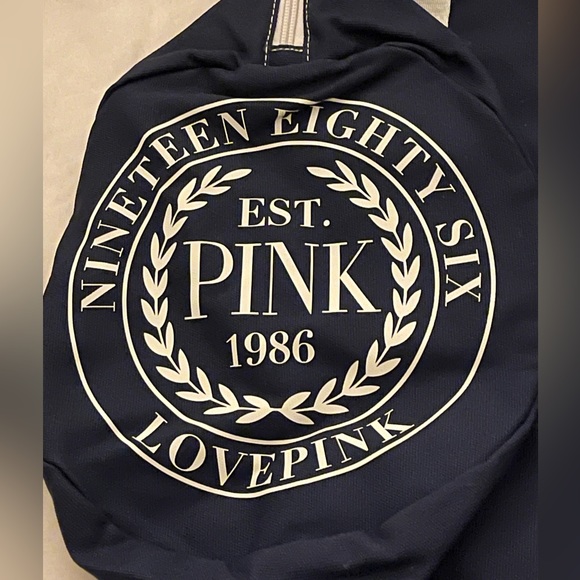 NEW VS PINK Weekender Duffle Gym Bag in Navy - Picture 4 of 12